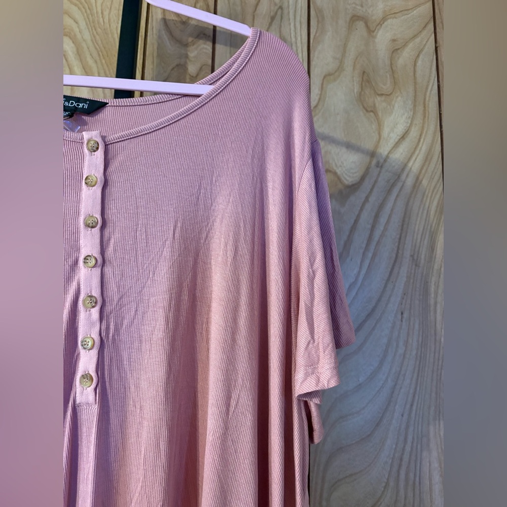 Davi & Dani Plus Size Pink Mixed Fabric Tiered Henley Dress - Picture 2 of 3
